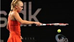 Wozniacki gục ngã trên sân nhà 
